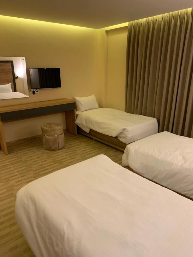 The Palm Hotel アカバ エクステリア 写真
