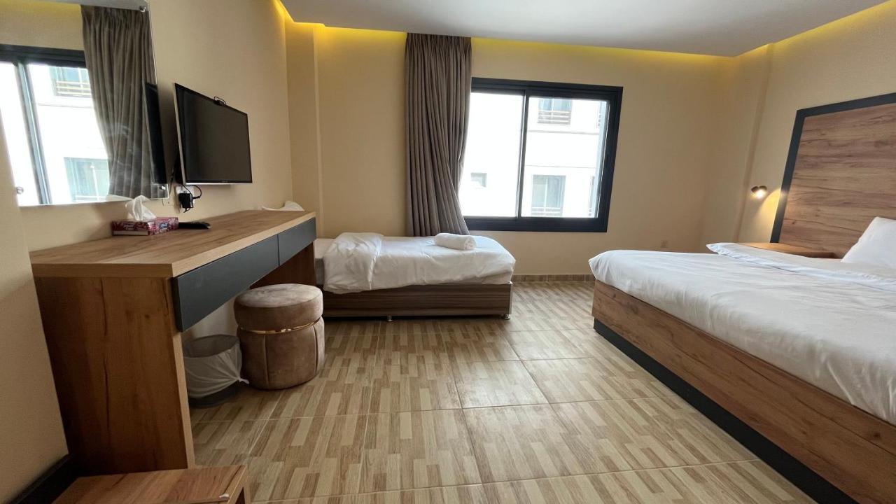 The Palm Hotel アカバ エクステリア 写真